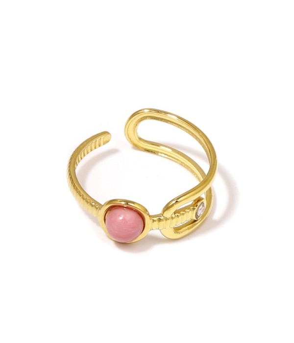 Anillo dorado de piedra con diseño de hebilla y circonita
