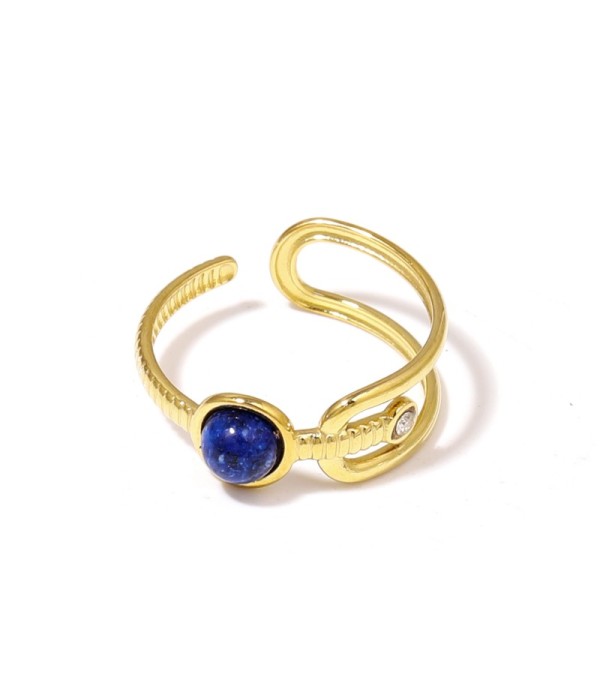 Anillo dorado de piedra con diseño de hebilla y circonita