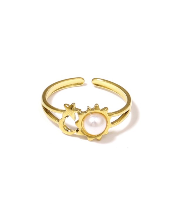 Anillo dorado de sol, luna y estrella con piedra