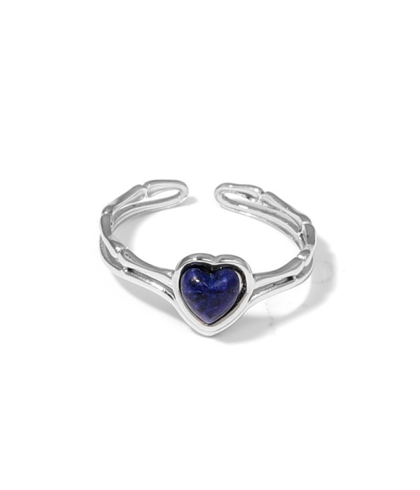 Anillo plateado de corazón con piedra