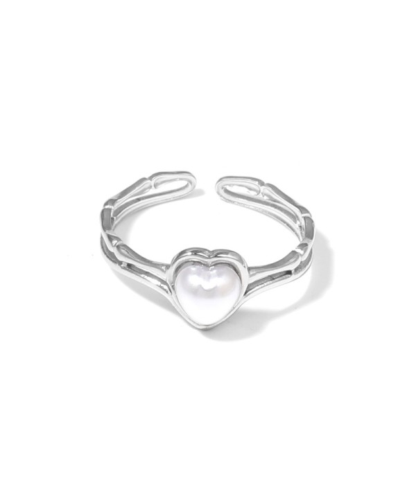 Anillo plateado de corazón con piedra