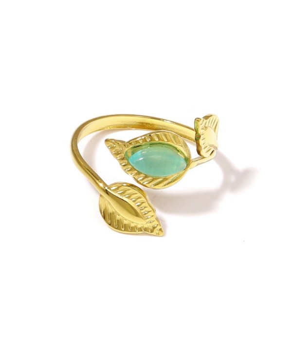 Anillo dorado de hojas con piedra