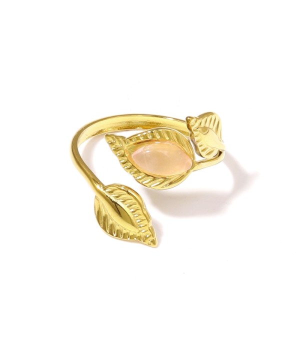 Anillo dorado de hojas con piedra