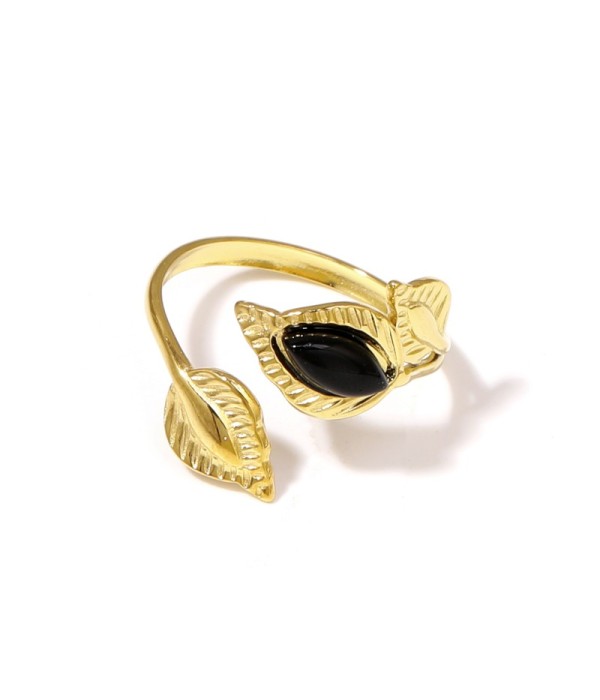 Anillo dorado de hojas con piedra