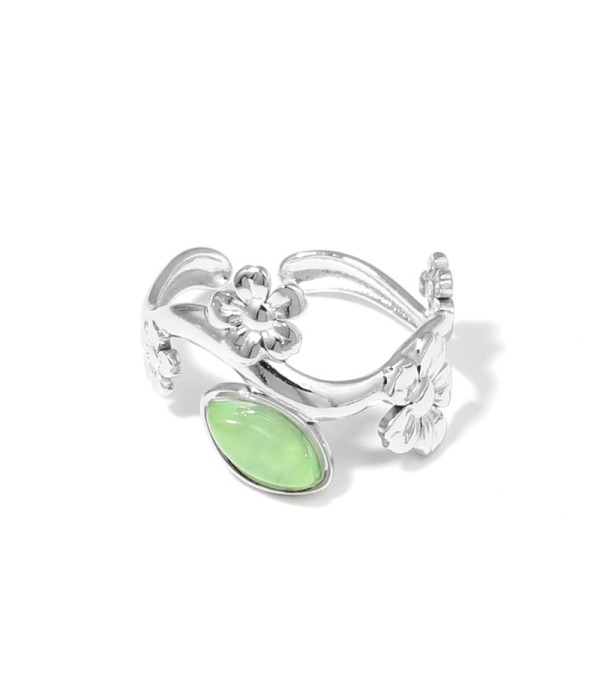 Anillo plateado de flores con piedra