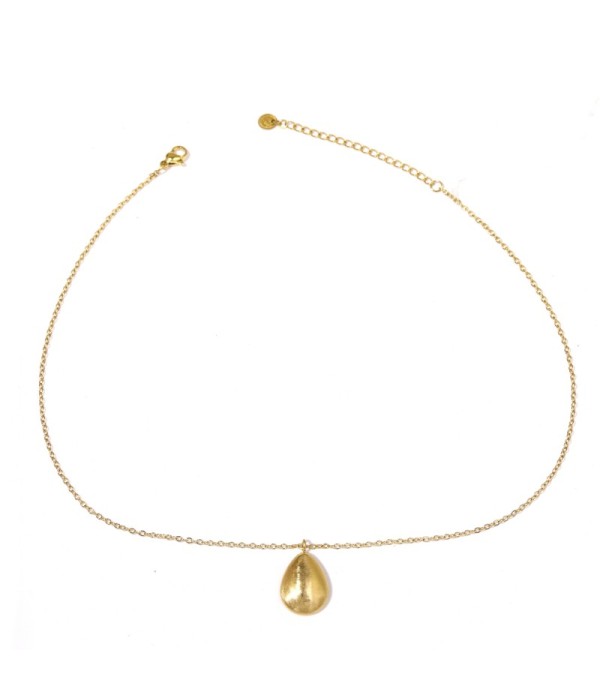 Collar dorado de gota con efecto mate