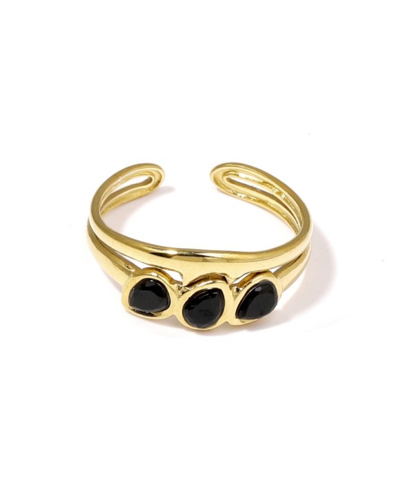 Anillo dorado con tres circonitas de colores