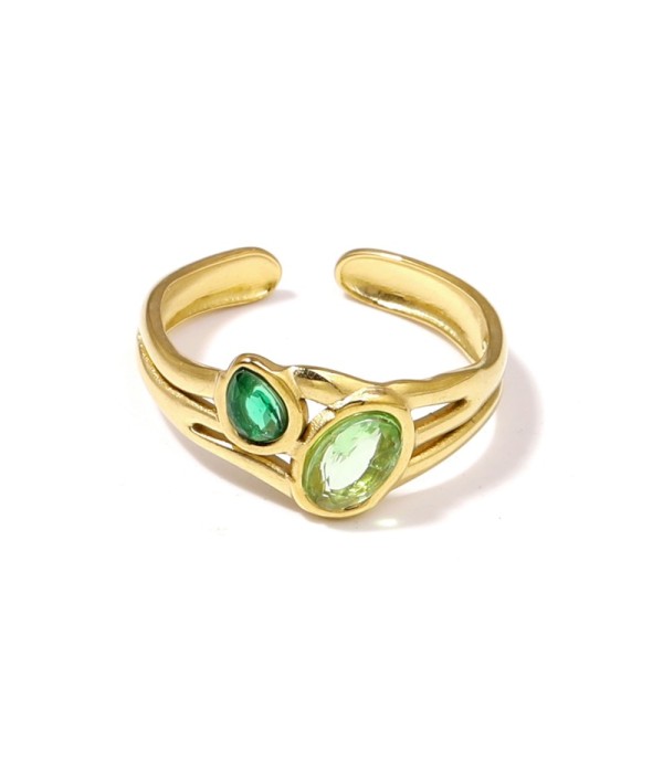 Anillo dorado con circonitas