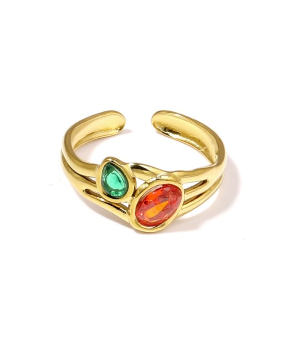 Anillo dorado con circonitas
