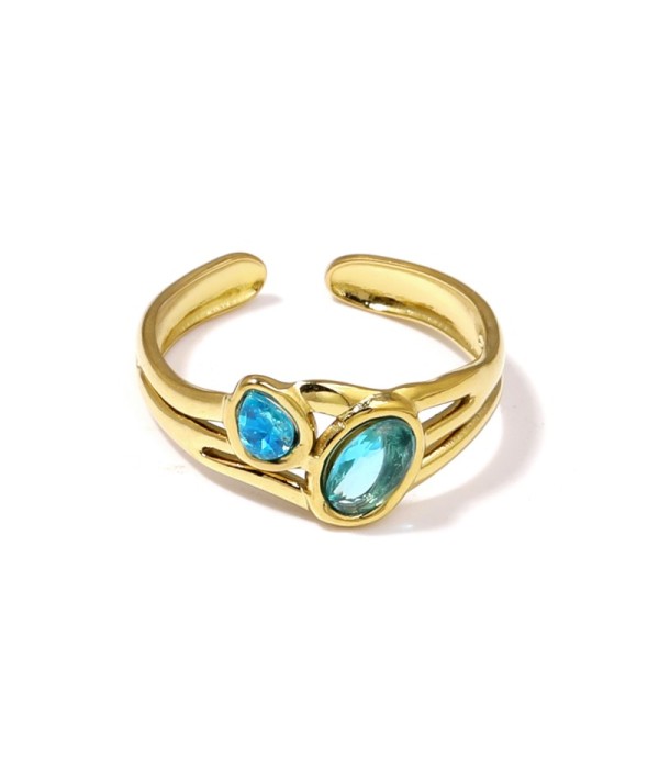 Anillo dorado con circonitas 2