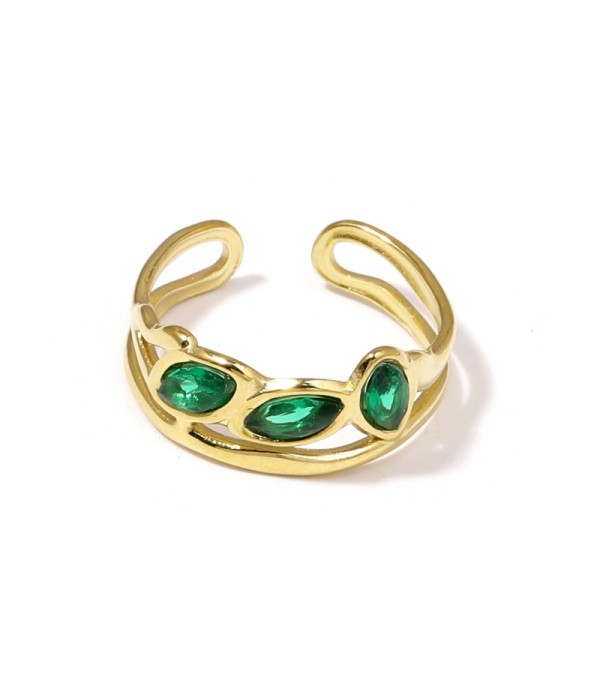 Anillo dorado con tres circonitas