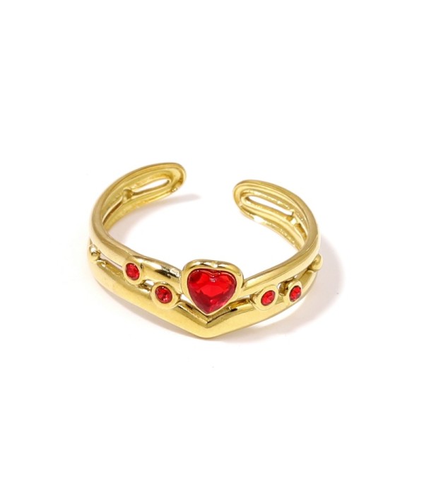 Anillo dorado con circonita en forma de corazón