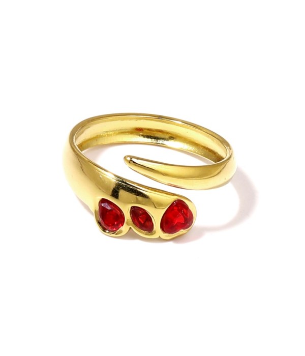 Anillo dorado con tres circonitas