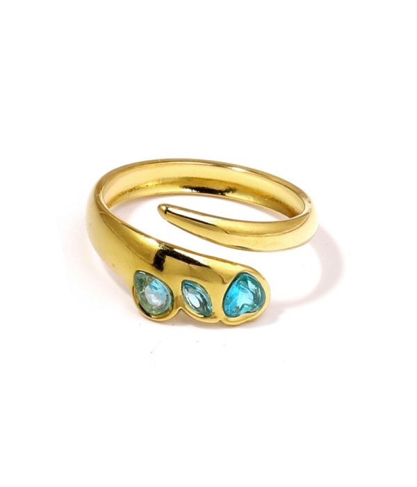 Anillo dorado con tres circonitas