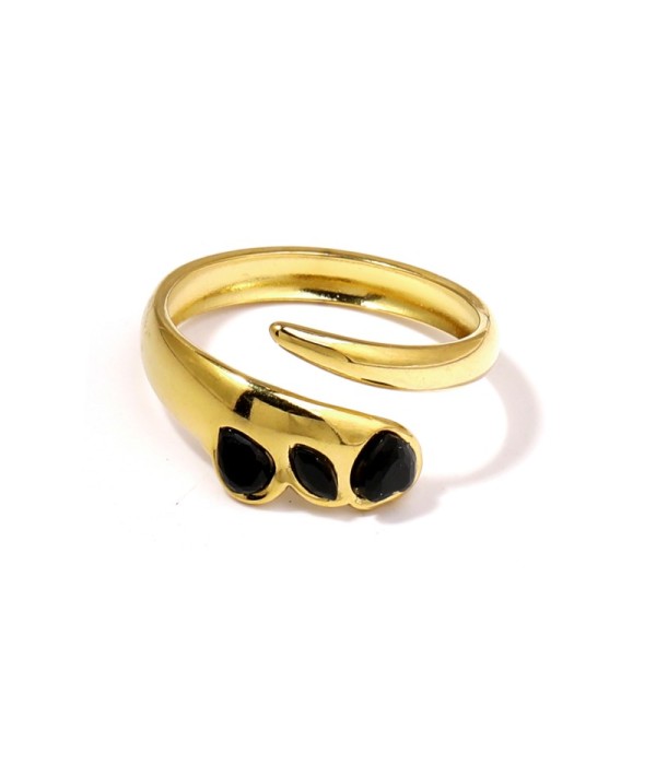 Anillo dorado con tres circonitas