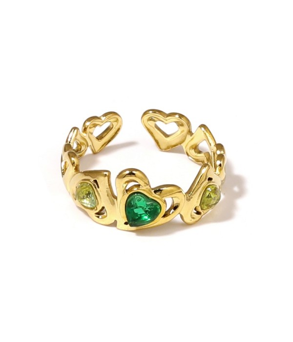 Anillo dorado de corazones con circonitas