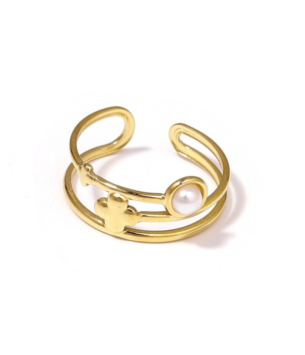Anillo dorado con trébol de cuatro hojas y piedra