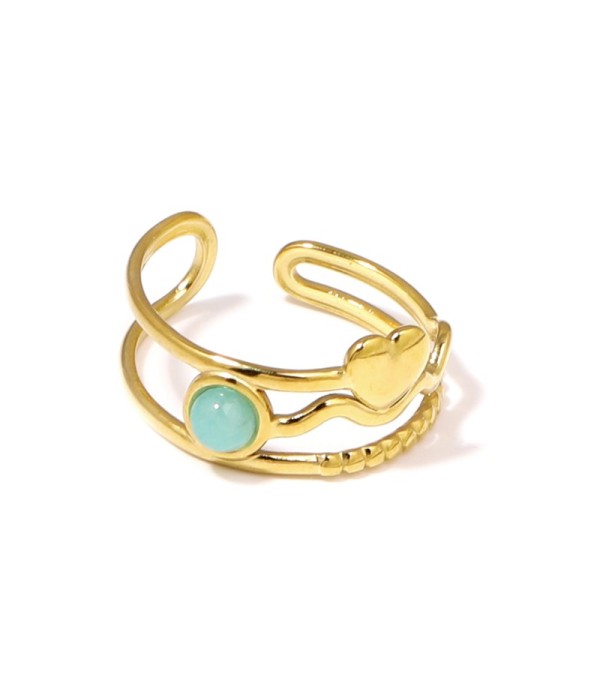 Anillo dorado con corazón y piedra