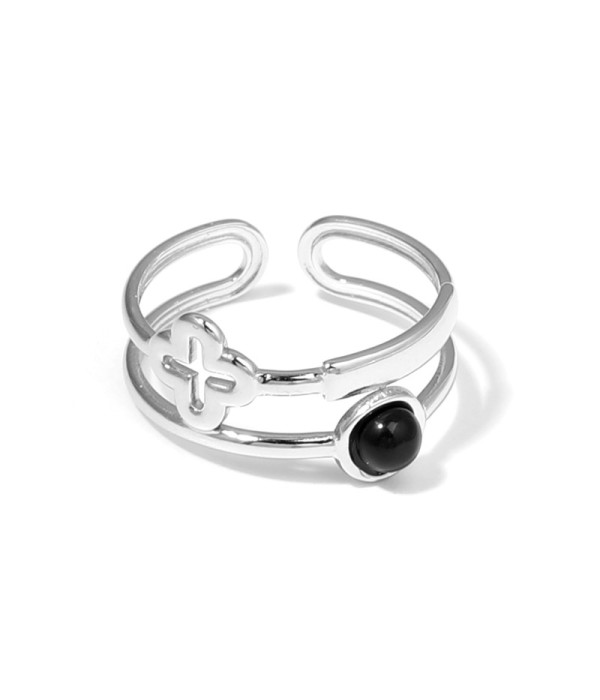 Anillo plateado con trébol de cuatro hojas...