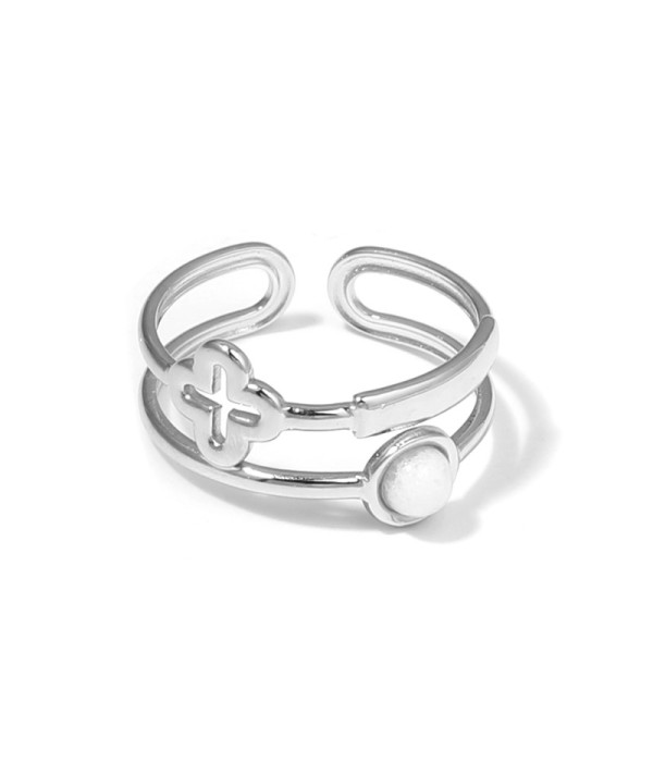 Anillo plateado con trébol de cuatro hojas calado y piedra