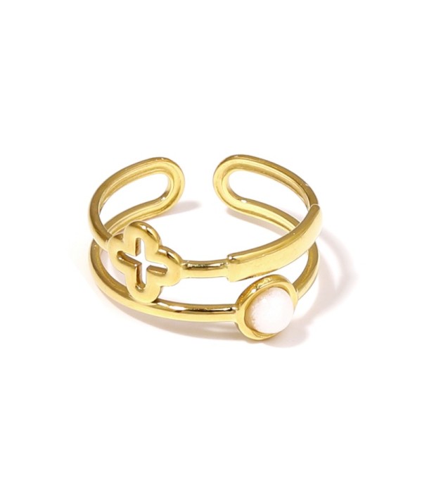 Anillo dorado con trébol de cuatro hojas calado y piedra