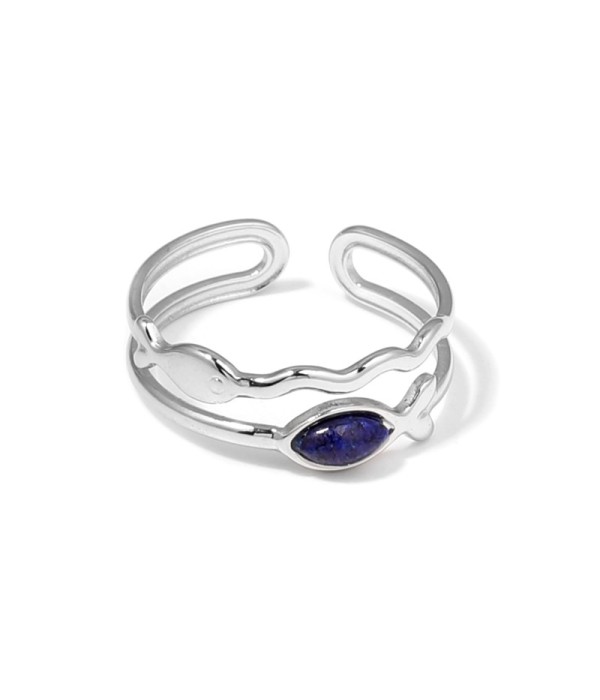 Anillo plateado con siluetas de peces y piedra