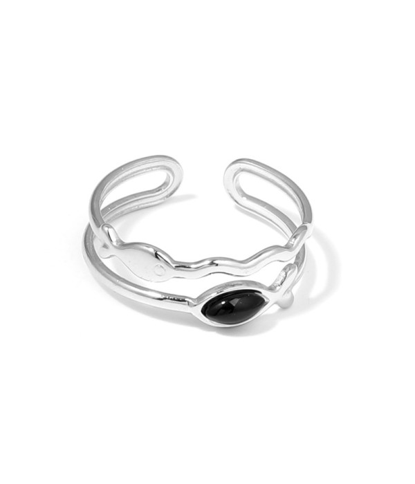 Anillo plateado con siluetas de peces y piedra