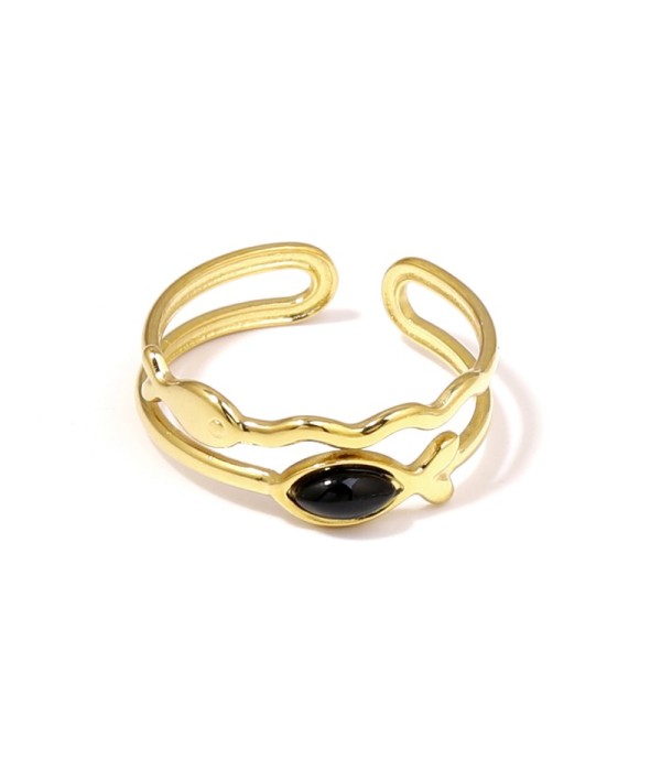 Anillo dorado con siluetas de peces y piedra