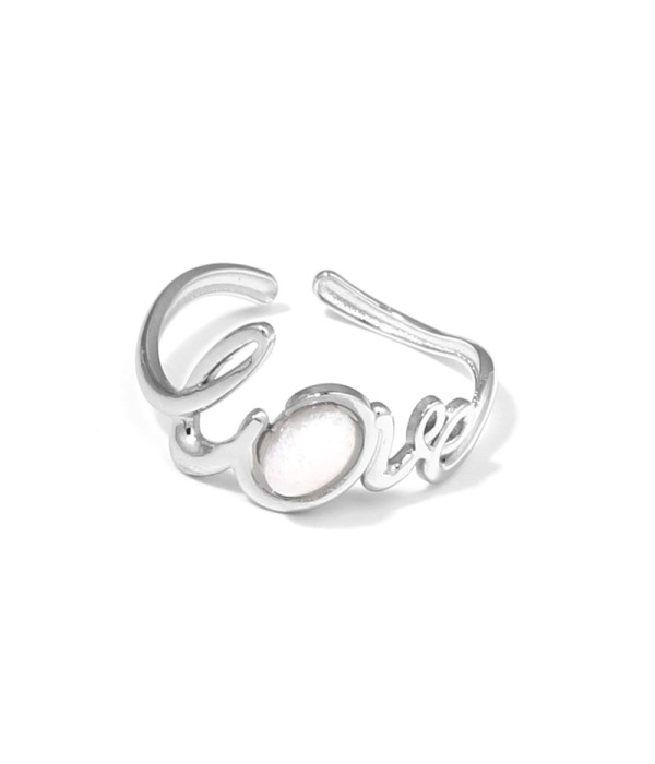 Anillo plateado con la palabra Love y piedra