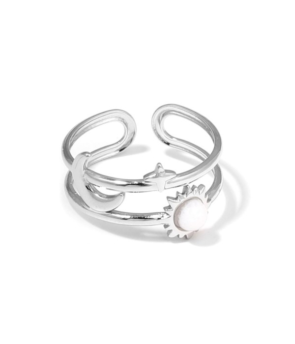 Anillo plateado de temática cósmica con piedra
