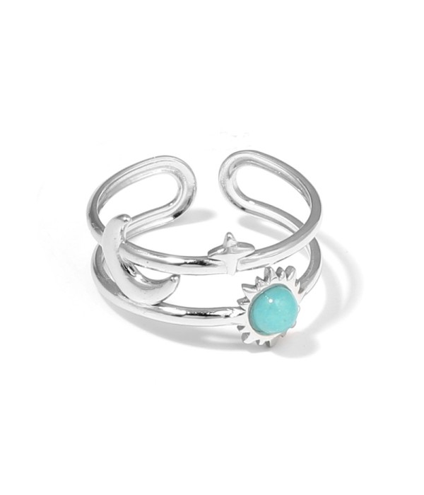 Anillo plateado de temática cósmica con piedra
