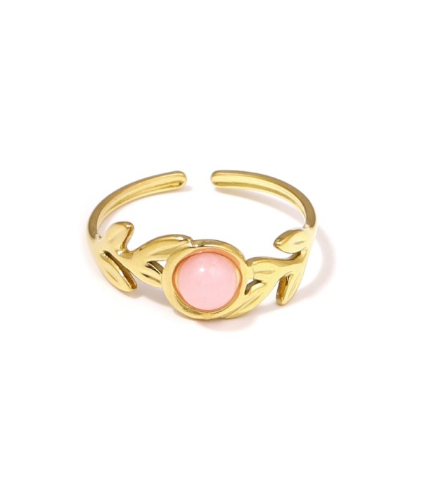 Anillo dorado con diseño de hojas y piedra 2