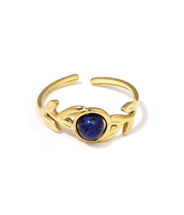 Anillo dorado con diseño de hojas y piedra