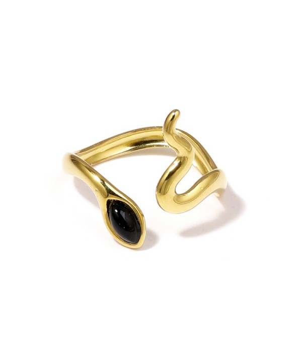 Anillo dorado con diseño de serpiente y piedra