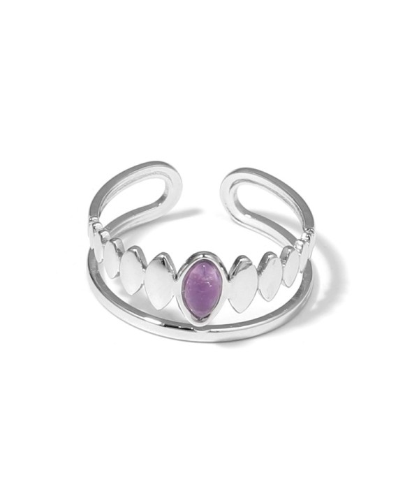 Anillo plateado con detalles ovalados y piedra ovalada 2