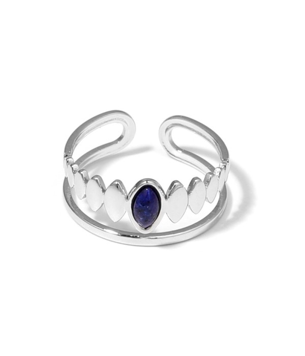 Anillo plateado con detalles ovalados y piedra ovalada