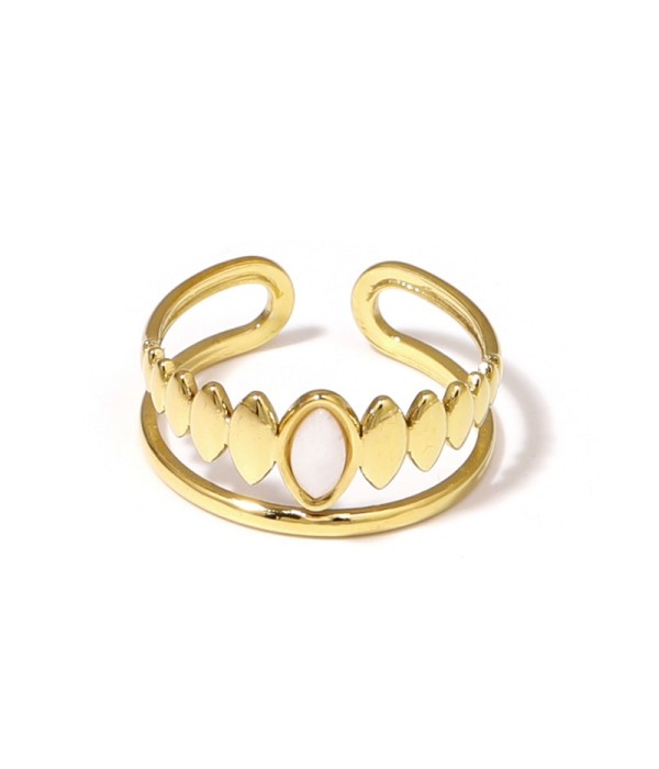 Anillo dorado con detalles ovalados y piedra ovalada