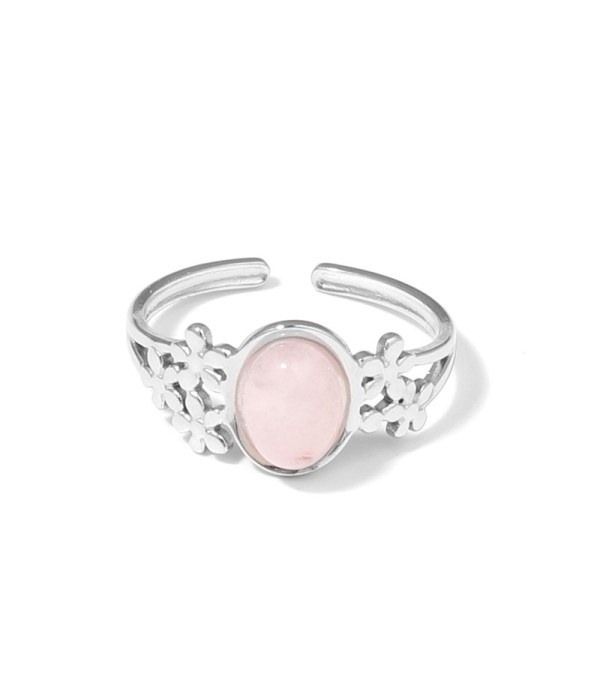 Anillo plateado con diseño de flores y piedra...