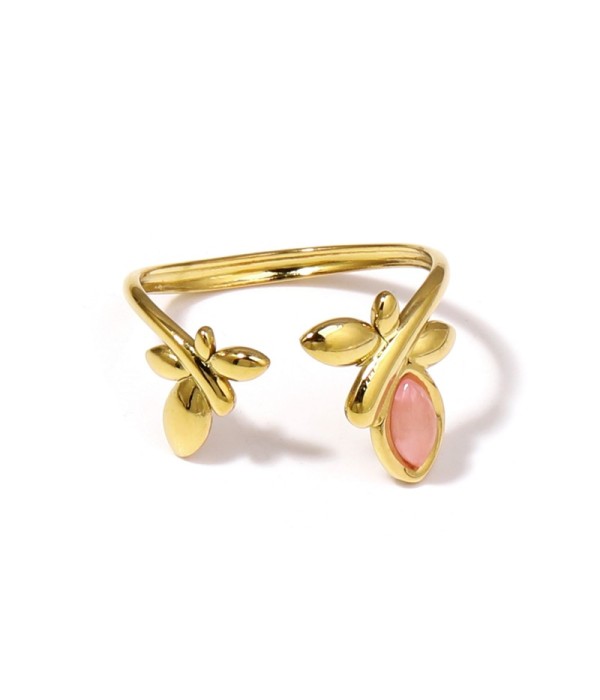 Anillo dorado con diseño de hojas y piedra ovalada 2