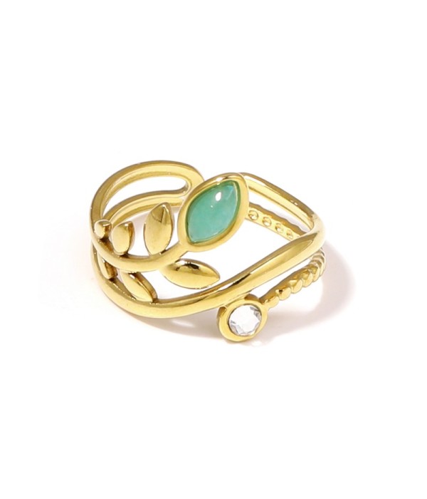 Anillo dorado con diseño de hojas, piedra y circonita