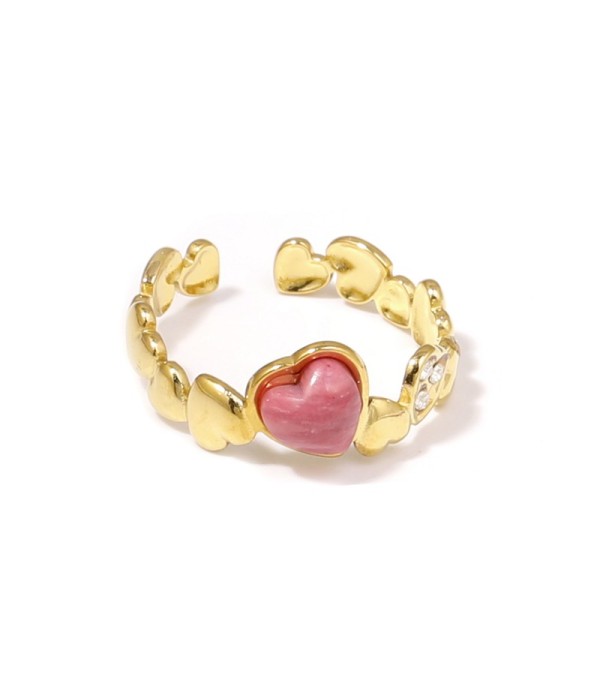 Anillo dorado con diseño de corazones, piedra y circonitas