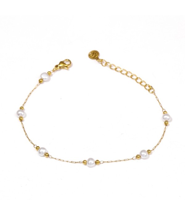 Pulsera dorada con perlas y cuentas pequeñas