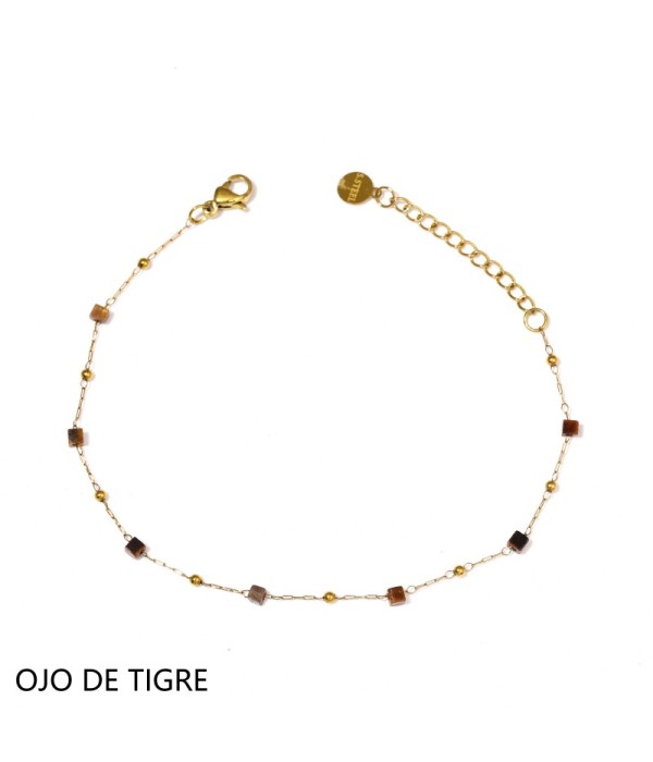 Pulsera dorada con piedras cuadradas y pequeñas cuentas