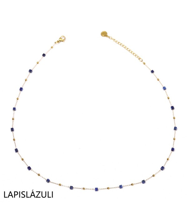 Collar dorado con piedras cuadradas y pequeñas...