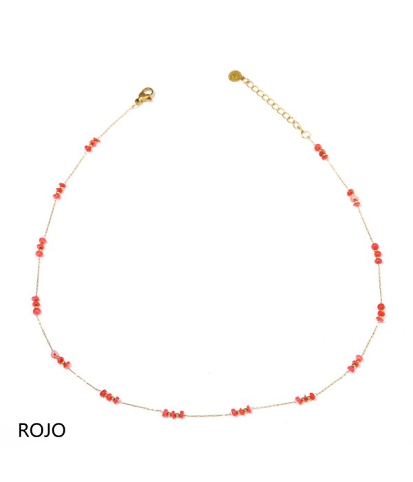 Collar dorado con cuentas planas y pequeñas...