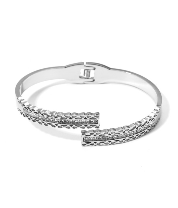 Pulsera rígida plateada con bandas alternadas detalladas con circonitas