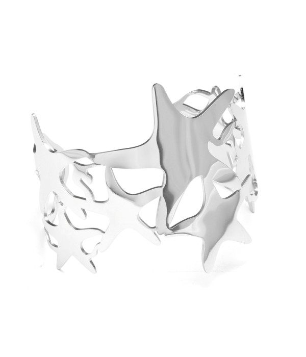 Brazalete ancho plateado de padrón estrellas