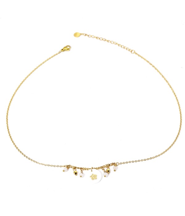 Collares dorados con colgantes círculos de diferentes...