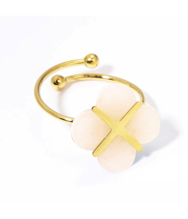 Anillos dorados con trébol de cuatro hojas multicolores