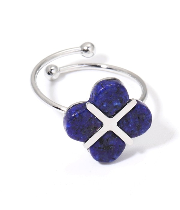 Anillos plateados con trébol de cuatro hojas multicolores